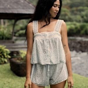 Doen Sonora Top (s) & Scout shorts (xs) in baby blue kate